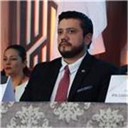 Maestro de español para clases virtuales