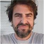 Profesor de informática especializado en ciberseguridad y hacking