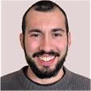 Graduado del Doble Grado en Derecho Y Filosofía, con un C2 de inglés y una amplia experiencia trabajando en particular con menores