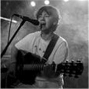 Persona Titulada en Piano y guitarra con más de 4 años de conservatorio y 12 años de práctica autodidacta.