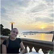 Profesora que imparte clases de CUALQUIER materia a niños de educación infantil y primaria