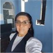 Maestra de apoyo escolar con atención personalizada