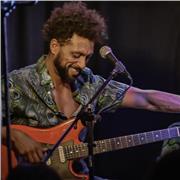 Aulas de guitarra acústica e elétrica para iniciantes e intermediários