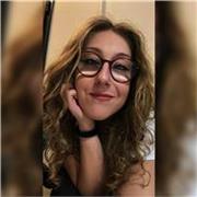 Sono una studentessa del conservatorio e suono il clarinetto da 14 anni. Insegno musica