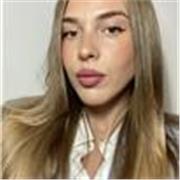 Neolaureata offre lezioni di matematica, economia, inglese e aiuto compiti di qualsiasi materia a bambini/ragazzi