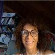 **Titolo annuncio**
Italiano per stranieri e materie umanistiche — laureata in Lettere, esperienza in aziende internazionali
