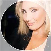 Soy doctora en Derecho, máster en gestión de conflicto y escritora creativa. Doy clases particulares en las áreas de Derecho y Literatura. Dirijo tesis doctorales, trabajo de investigación y fin de grado. Ayudó en la redacción de literatura jurídica