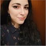 Studentessa impartisce lezioni di materie umanistiche per elementari, medie e licei