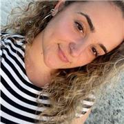 Ofrezco clases a alumnado de primaria. Estoy graduada en maestra de Primaria con mención en AL. Tengo 3 años de experiencia dando clases