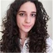 Laureata in Filologia moderna con lode, laurea pregressa in Lettere moderne con certificazione C1 conseguita all'estero impartisce lezioni di Latino, Italiano, Storia e Inglese