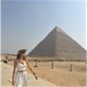 Laureanda impartisce lezioni di storia per tutte le età,dalle scuole elemantari alla preparazione di esami universitari