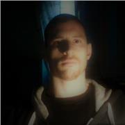 Laureato in lettere con lode impartisce lezioni di latino e materie umanistiche (italiano, filosofia etc.)