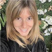 Ciao! Ti aspetto per aiutarti nello studio della lingua francese, sia scritta sia parlata. Il metodo varia da studente a studente e dal livello che si vuole raggiungere.