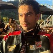 Profesor de idiomas con experiencia en clases para niños, adolescentes y adultos