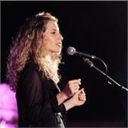 Profesora de canto moderno para adult@s y niñ@s. Nivel y estilo personalizados.