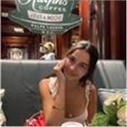Soy nativa de Inglaterra con experiencia previa enseñando inglés a todas las edades. Con nivel de C2 dado oficialmente por Cambrid