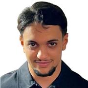 Enthousiasme et pédagogie au rendez-vous : un jeune professeur prêt à transmettre avec passion