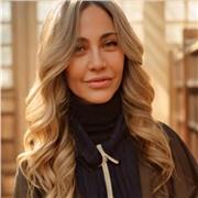 2 lauree: una in Inghilterra in scienze dell’ educazione e una in Italia in scienze della formazione primaria