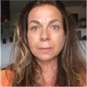 Formatrice professionnelle pour adultes diplômée, donne cours particuliers ou collectifs de français, pour adultes et à distance.
