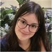 Estudiante de arquitectura da clases de técnico