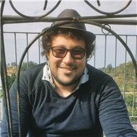 Sou biólogo e licenciado pela unicamp e dou aula de biologia para alunos de ensino fundamental, médio e àqueles que anseiam entrar na universidade