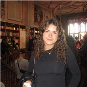 Soy una persona muy comprometida y  responsable. Voy a dar clases a niños que quieren mejoras con el inglés.