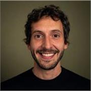 Profesor de inglés para todas las edades, con enfoque en conversación, pronunciación y vocabulario.
