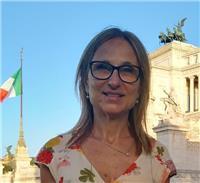 Profesora nativa con titulación para la enseñanza. clases de conversación, gramática, preparación de exámenes de