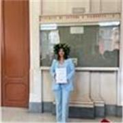 Salve, sono una studentessa Laureata in Lettere Moderne, adoro la letteratura e non esitate a chiedermi aiuto per ciò!