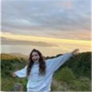 Apasionada de la educación en general, me gusta implicarme y soy disciplinada. 