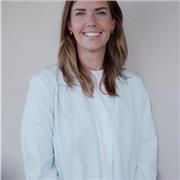 Englisch-Nachhilfelehrerin, die Online-Nachhilfe für alle Altersgruppen anbietet