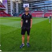 Empatico, buena escucha, apertura, desarrollo emocional y de liderazgo.