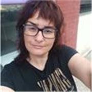 Cantante femenina con 25 años de experiencia, tanto en escenario como estudio, imparte talleres de canto