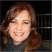 Sou uma pessoa muito comunicativa e criativa , adoro lecionar e minhas aulas são divertidas e muito produtivas
