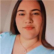 Profesora de Informatica clase a niños de todas las edades