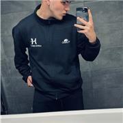 Monitor de fitness, dedicado y apasionado en el deporte con muchos conocimientos y ganas de enseñar y ayudar a la gente!