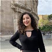 Italian mother tongue teacher with a degree in English