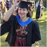 Professora con grado en cinema, teatro y ingles de University College Dublin prepara por dar classes a jovenes y niños.
