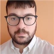 Educatore, bravo comunicatore, in grado di parlare inglese ed italiano, pronto a dare una mano ad adulti stranieri e bambini.