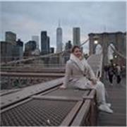 Insegnante primaria offre aiuto compiti e supporto allo studio