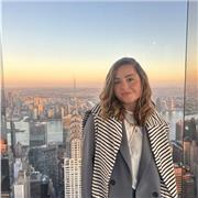 Profesional de marketing digital con más de 6 años de experiencia, con un enfoque práctico y orientado a resultados.