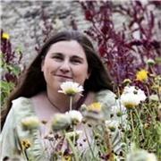 Fine Art tutor with a Foundation in Fine Art and BA in Design, providing structured, supportive 1-to-1 Drawing lessons for student