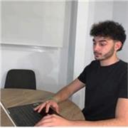 Soy estudiante, licenciado en B2 de Cambridge en 2021 y este año me presento al C1
