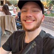Ein Vielseitiger Tutor, der Kinder in Englisch und Deutsch, sowie Mathe unterrichten kann