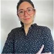 Profesora de comunicación, capacitada para desarrollar habilidades cognitivas para todas las edades.