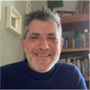 Instructor titulado de Mindfulness con amplia experiencia en educacion ofrece sesiones online