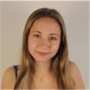 Me defino como un nivel de inglés casi nativo, peor con certificado de B2. Me interesaría dar clases a niños 