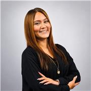 Biology specialist with experience teaching Science for different group years, considering chemistry and physics as well.