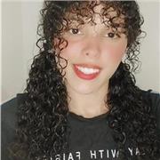 Profesora de español dicta clases de gramática y ortografía