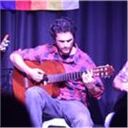 Clases de Guitarra y Bajo. Todos los Estilos y Niveles. 20 años de experiencia como Docente y Músico Profesional